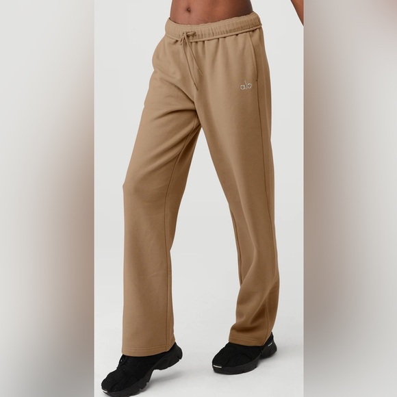 ALO Yoga Pants - NWT Alo Yoga Accolade Straight Leg Sweatpants Gravel Color Unisex Size S